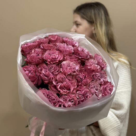 23 пионовидных розы