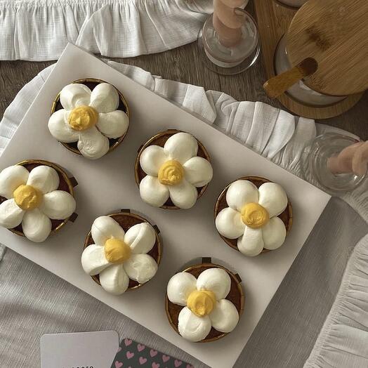 Капкейки 6 штук ромашки