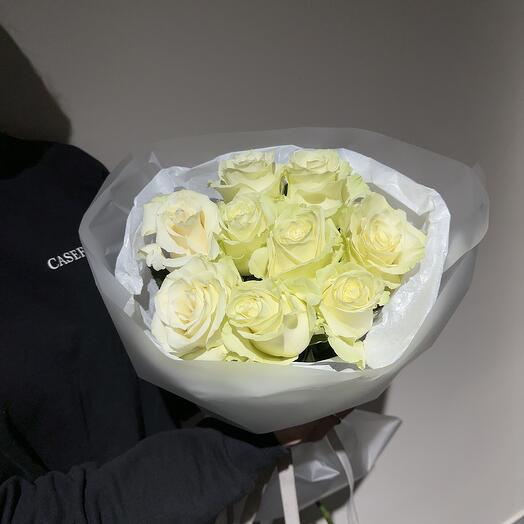 Букет из 9 белых роз