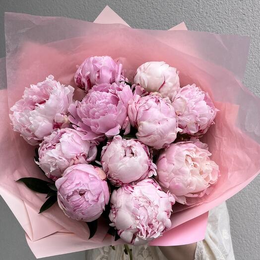 11 peony bouquet