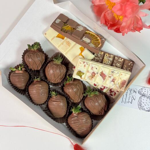 Клубника в шоколаде с авторскими плитками шоколада