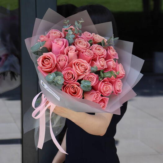 Шикарный букет голландских роз Pink