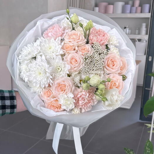 Bukiet mieszany z rożą gałązkową