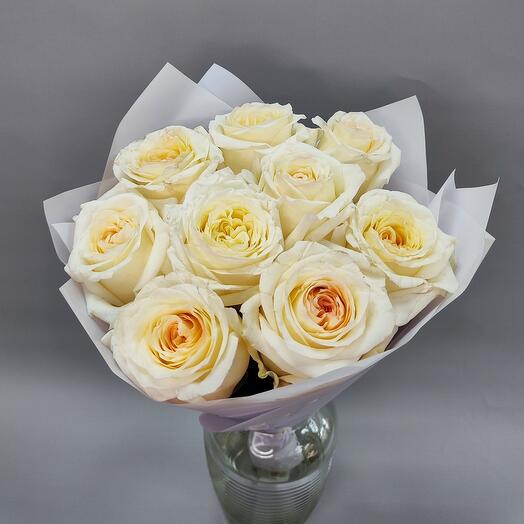 Букет пионовидных кремовых роз