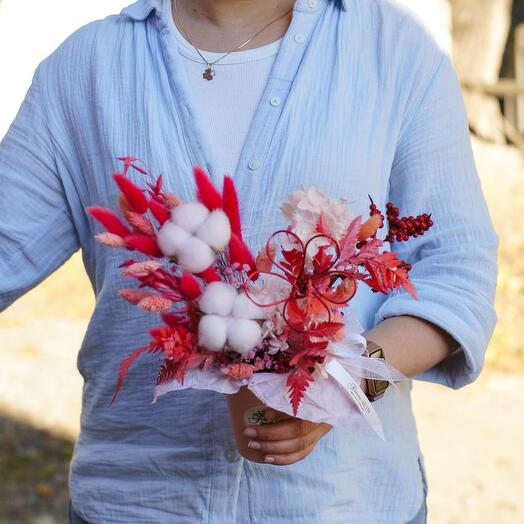 Композиция их сухоцветов "Яркая осень"