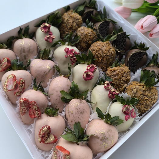 Клубника в шоколаде 25 ягод для девушки