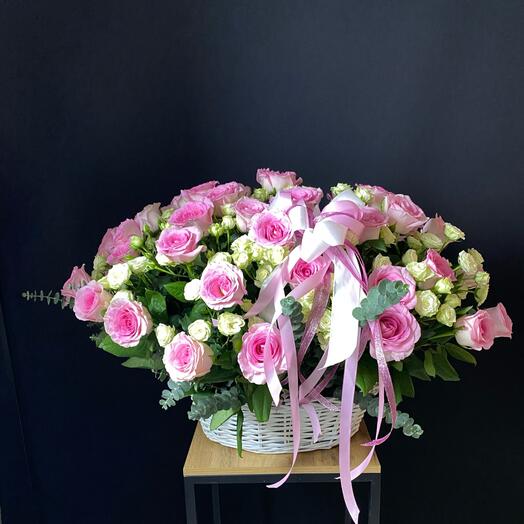 Корзина с розами
