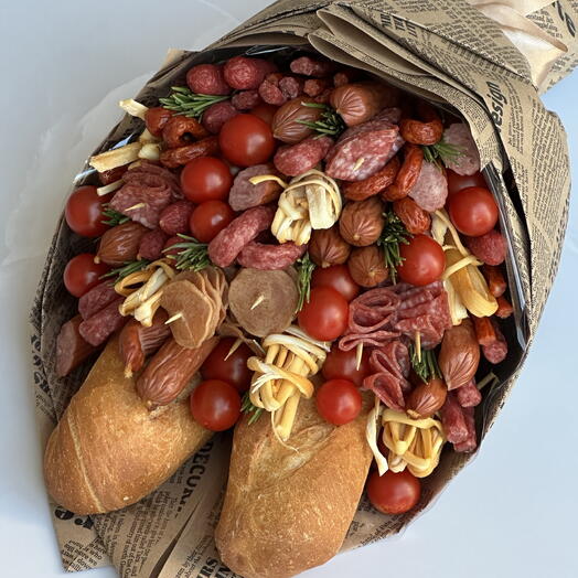 Букет из мясных колбас и копченого сыра