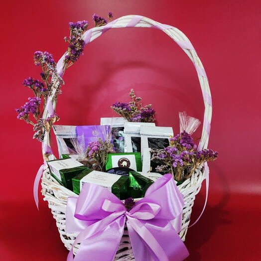 Подарочная Чайно кофейная корзина  "Созвездие Андромеды"