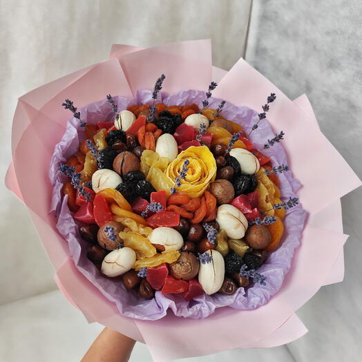 Букет из сухофруктов и орехов с лавандой 20см "Прованс с орехами", арт77
