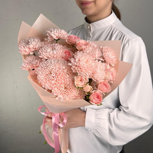 Pink bouquet of chrysanthemums and peony-shaped roses