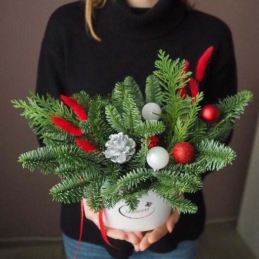 Новогодняя композиция хвоя нобилис и лапник