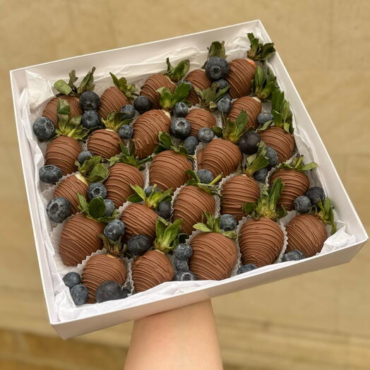 Клубника в шоколаде шикарный подарок. Молочный бельгийский шоколад 🍫