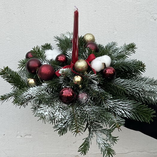 Композиция из нобилиса S со свечей