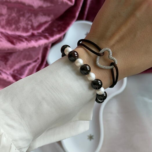 Комплект браслетов с сердечком