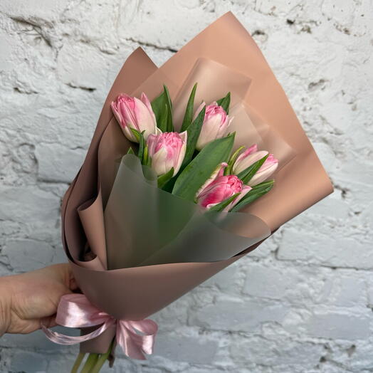 Букет из 5 пионовидных тюльпанов