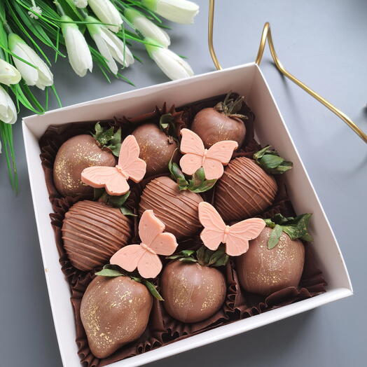 Клубника в шоколаде ,,бабочки,, 9 шт