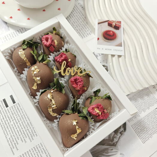 Набор клубники в шоколаде love