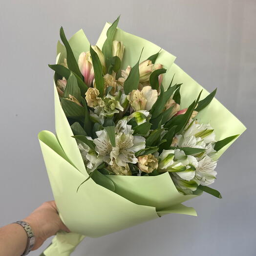 Альстромерия микс в букете 9 шт