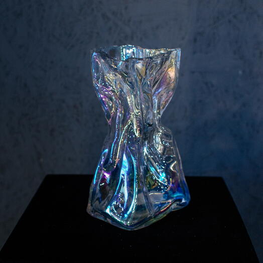 17. Прозрачная ваза с эффектом мятой бумаги