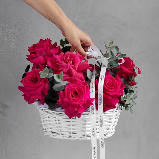 Корзина с французской розой 💗 Яркая розовая композиция