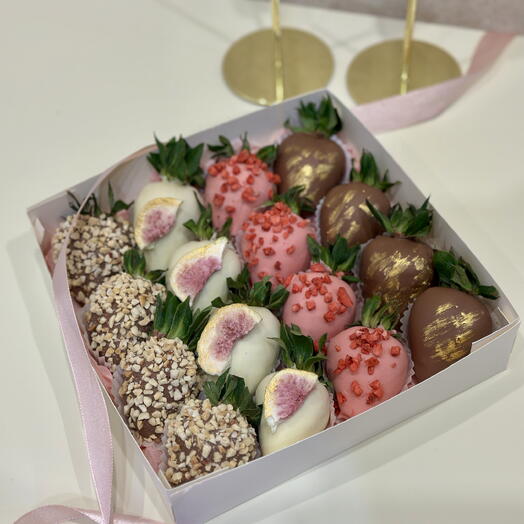 Клубника в шоколаде 16 шт ассорти