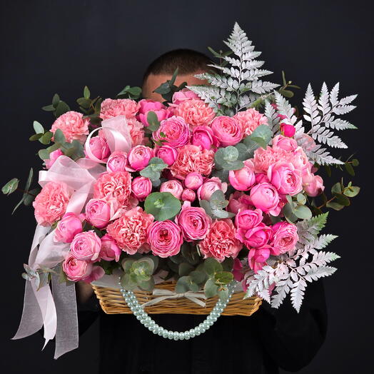 Корзина " Розовый жемчуг 🌸" с пионовидными кустовыми розами