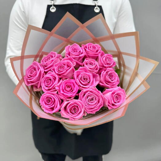 Roses. Bouquet of 19 pink roses.