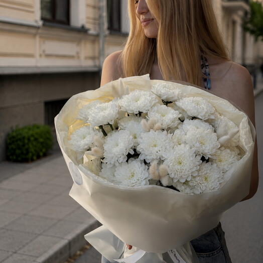 Букет хризантем Алтай с лагурусом S