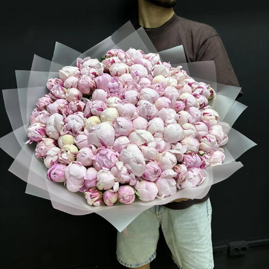 Шикарный букет из 101 розового пиона