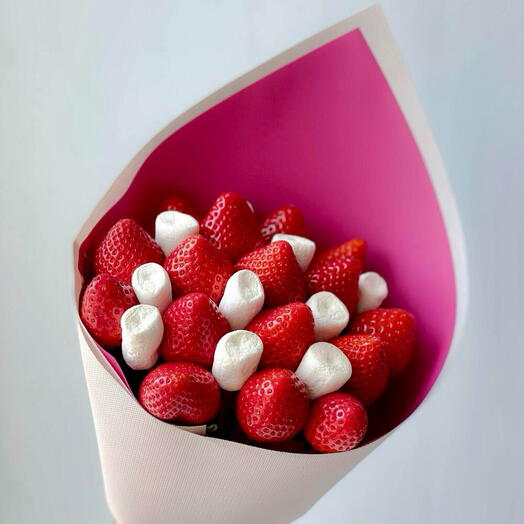 Strawberry and marshmallow bouquet