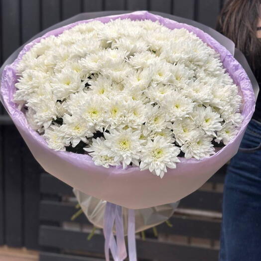Букет из 19 кустовых хризантем «нежное сердце»