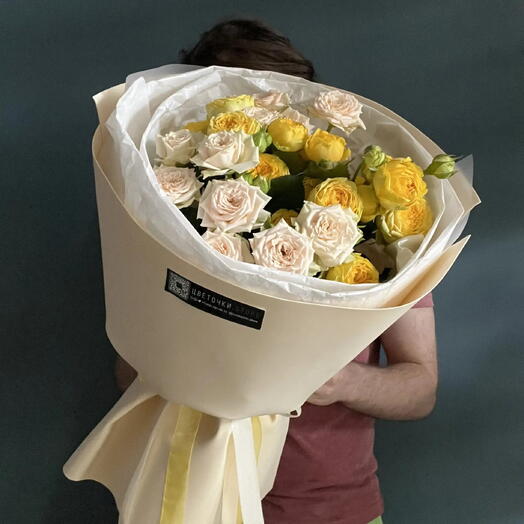 Букет из кустовых роз 🌼