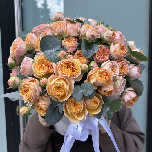 Композиция в коробке с кустовой розой 🧡
