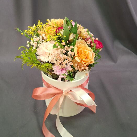 Шляпная коробка летних цветов 💐