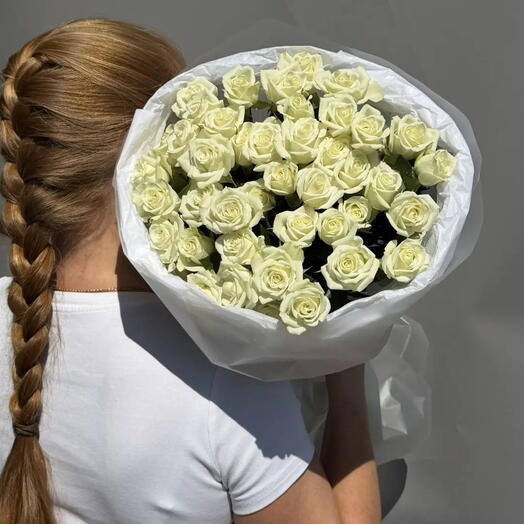 Нежный букет кустовых роз