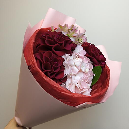 Букет с гортензией и французскими розами🌷