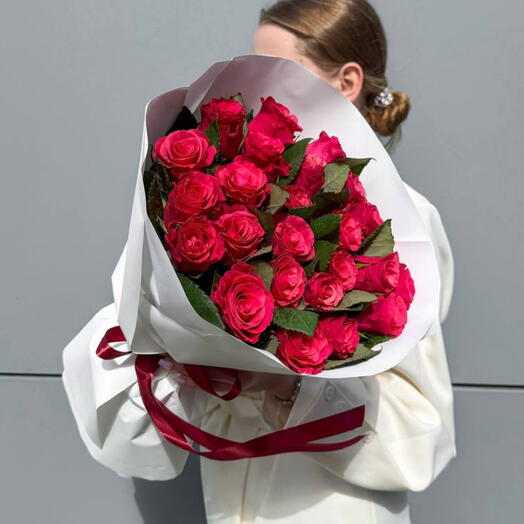 Букет из красных ароматных роз 25 шт. Монобукет 3003. Leoraflowers