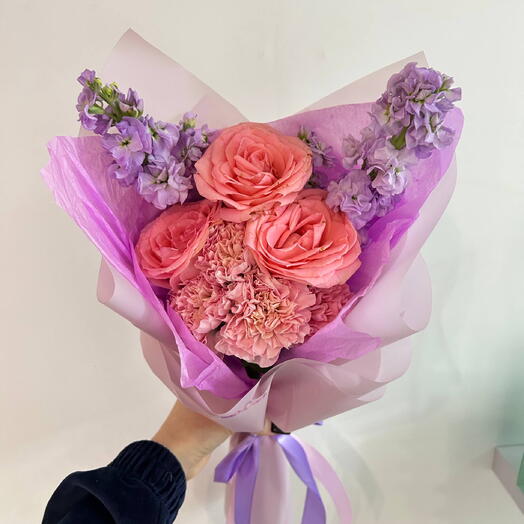 Букет с маттиолой и розой💜