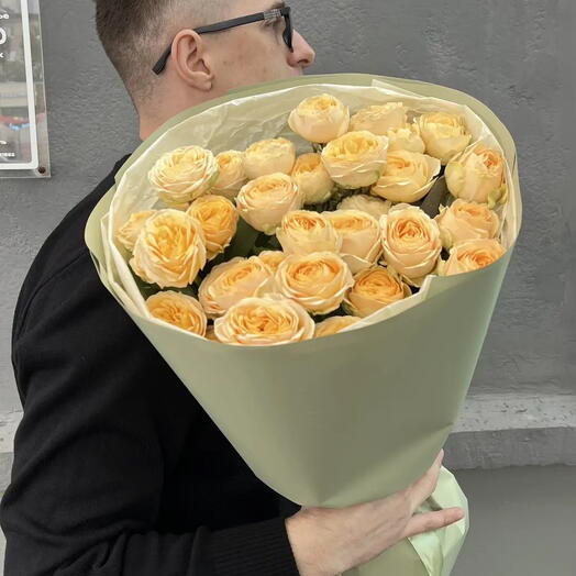 Роза кустовая пионовидная
