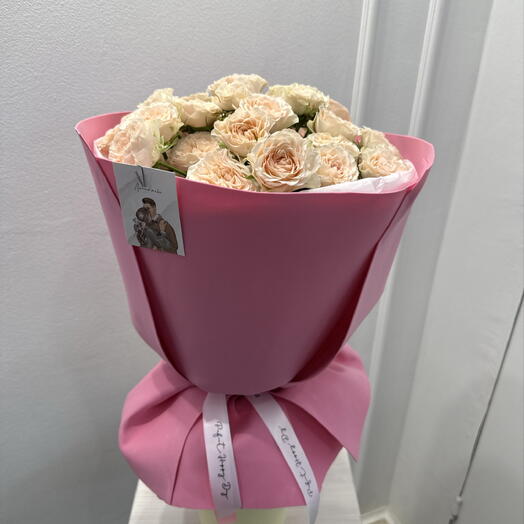 Букет из кустовых роз