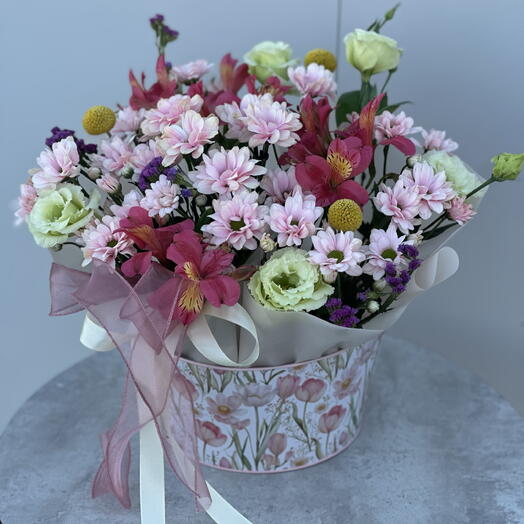 Композиция в железном ведерке с хризантемой, эустомой и альстромерией🌸