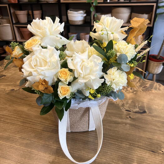 Сборная композиция в сумке