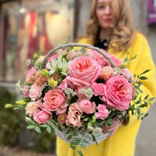 Корзина с цветами «Улыбка Моны Лизы»