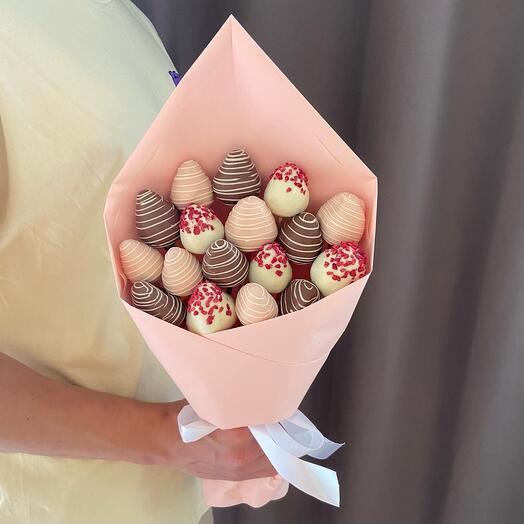 Strawberry bouquet "Tenderness Env"