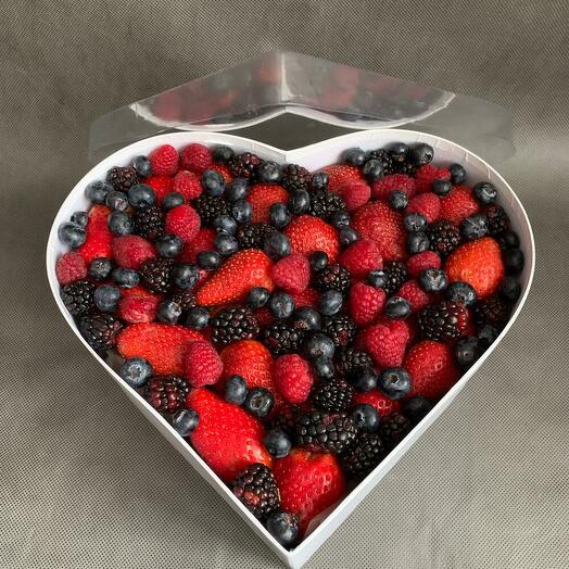 Сердце с клубникой S