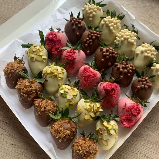 Набор клубники в шоколаде 25 шт fw33