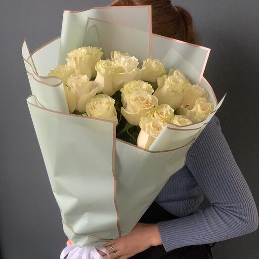 Bouquet of "15 white roses"