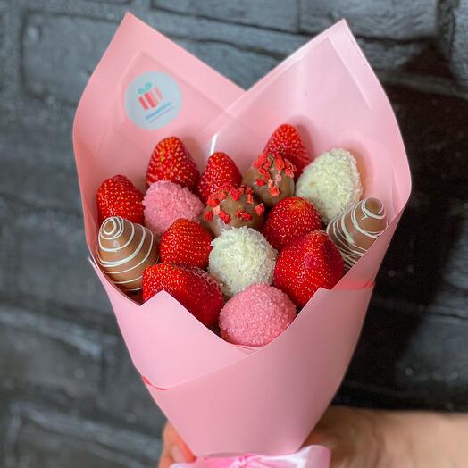 Букет из клубники Love