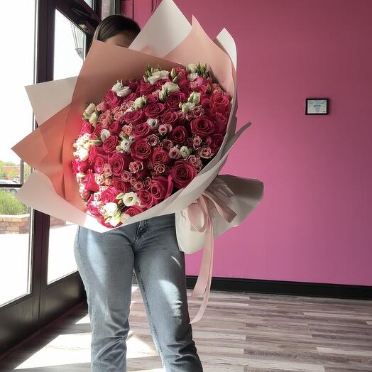 50 pink roses with spray roses